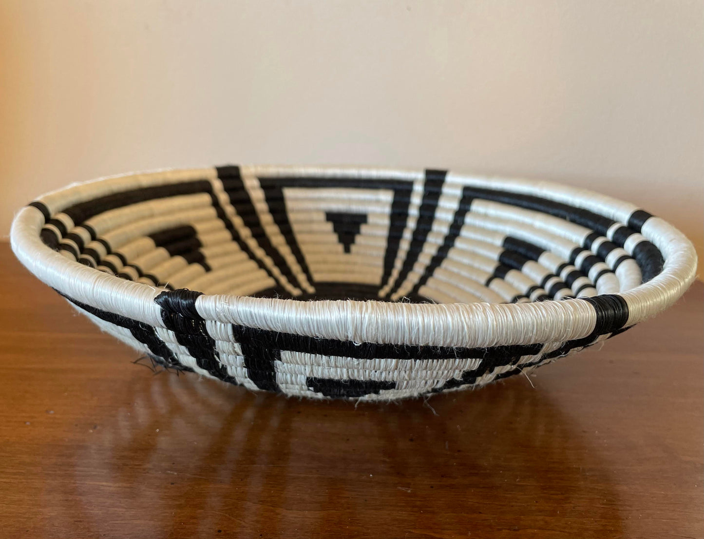 African Woven Basket, Rwanda Basket, Woven Bowl, Natural Sisal Fiber, Dining Centerpiece, Fruit & Bread Basket