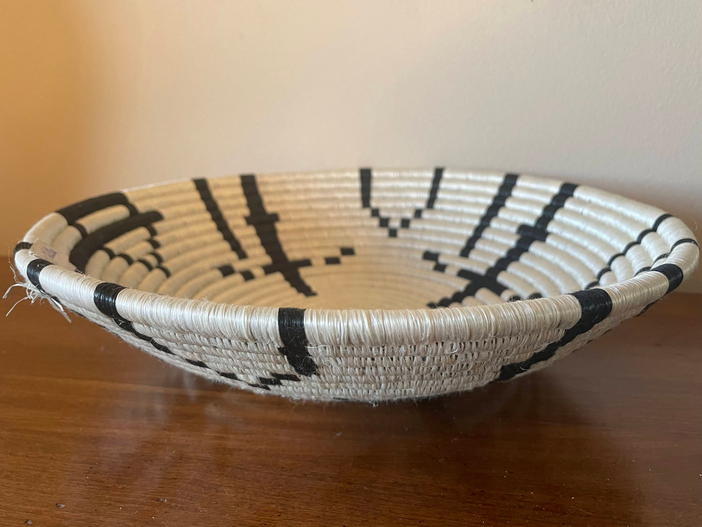 African Woven Basket, Rwanda Basket, Woven Bowl, Natural Sisal Fiber, Dining Centerpiece, Fruit & Bread Basket