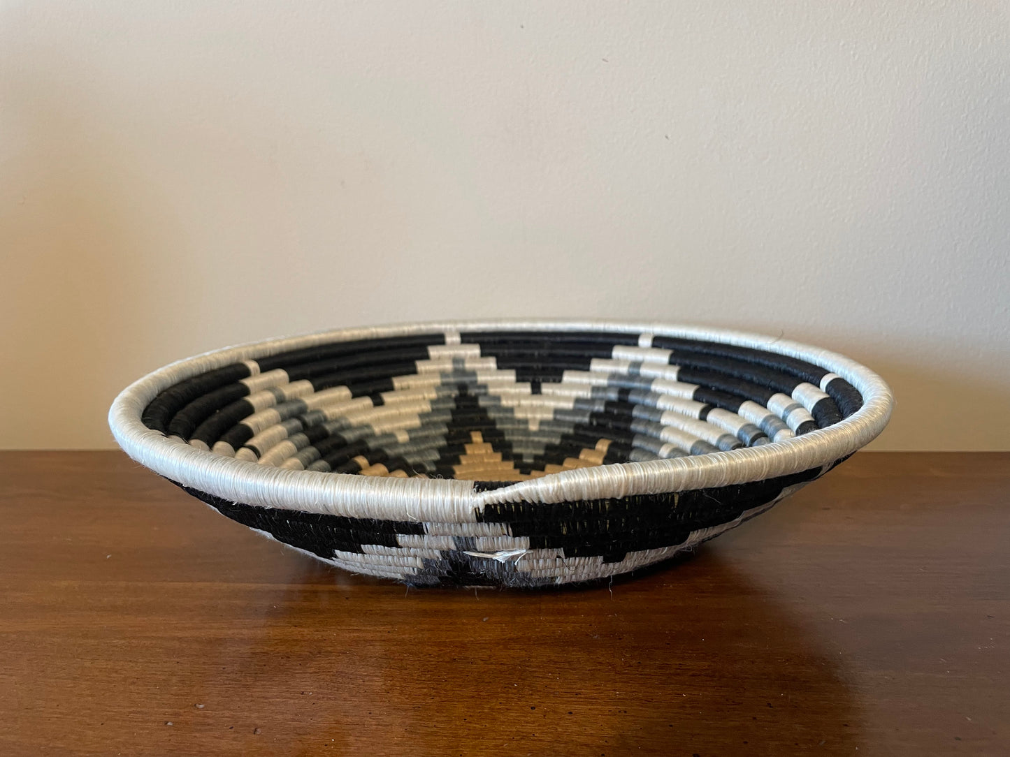 African Woven Basket, Rwanda Basket, Woven Bowl, Natural Sisal Fiber, Dining Centerpiece, Fruit & Bread Basket